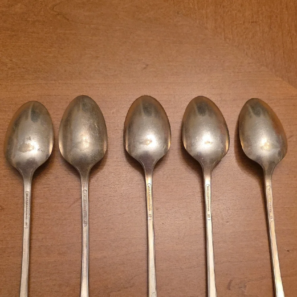 Elegant Silver Teaspoon Set - Picture 9 of 10
